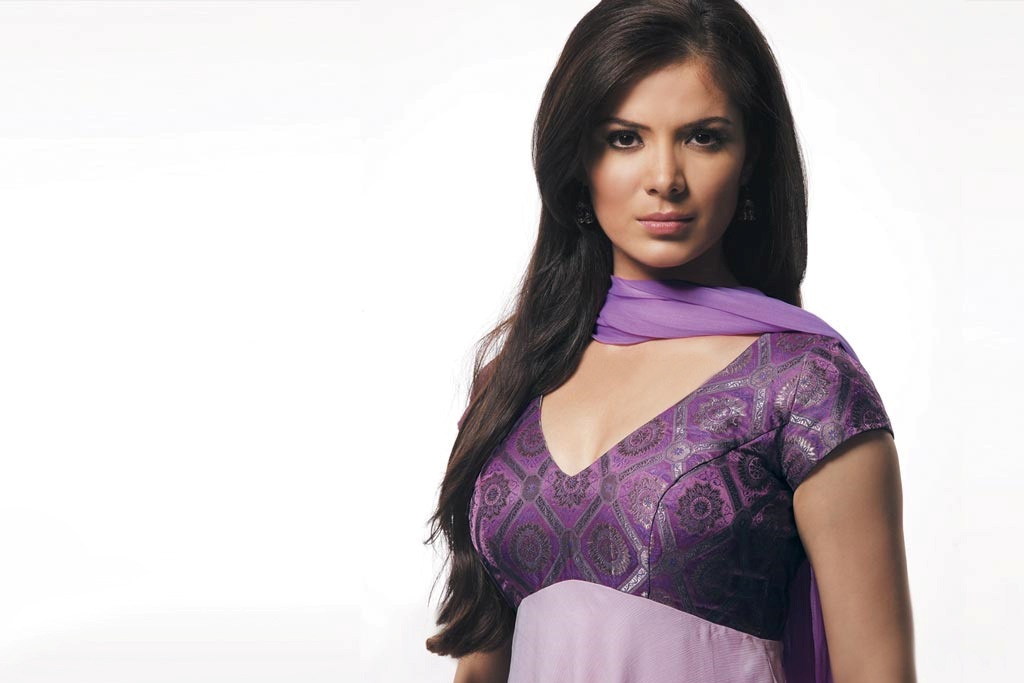 Urvashi-Sharma-hd-wallpapers